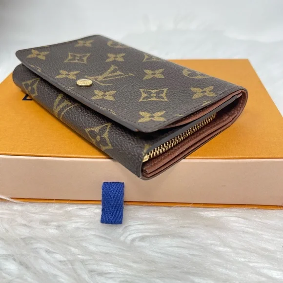 LV Tressor Wallet - Picture 3 of 14